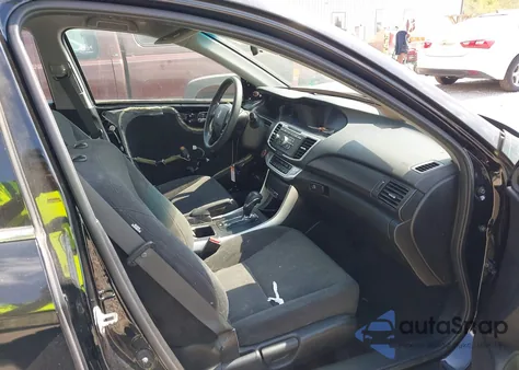 2015 Honda Accord Hybrid z USA, uszkodzony, nr VIN 1HGCR6F39FA010764